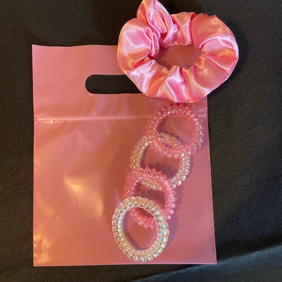 Bracelets - Picture 2 of 3